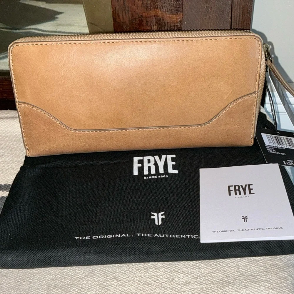NWT Frye Leather Melissa Zip Around Wallet Beige Brown Retail $158